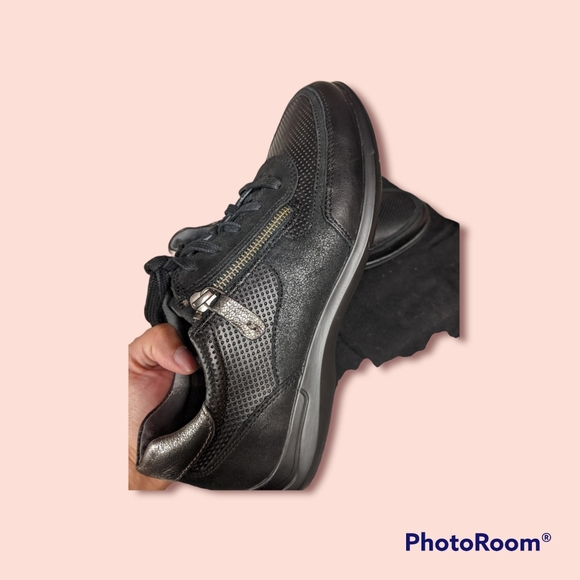 Aravon shoes - Picture 5 of 8